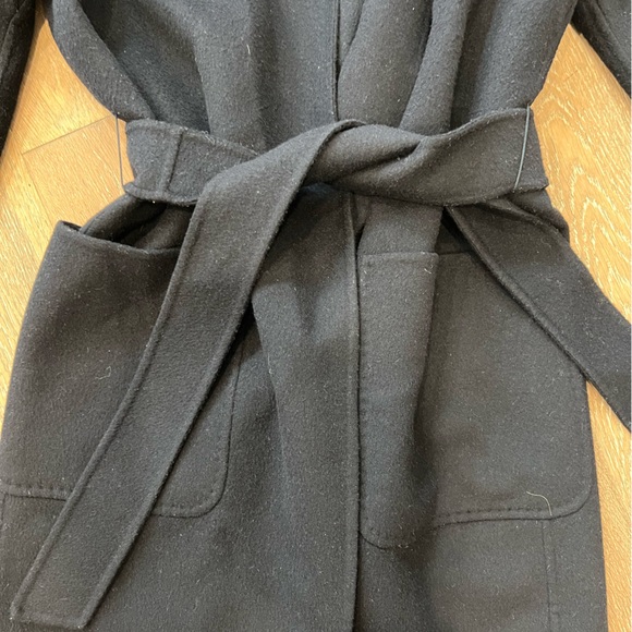 Max Mara belted jacket 100% wool - Picture 11 of 15